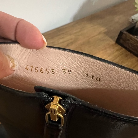 Gucci Booties size 39. Worn once. Duster and original bag included. - Picture 1 of 3